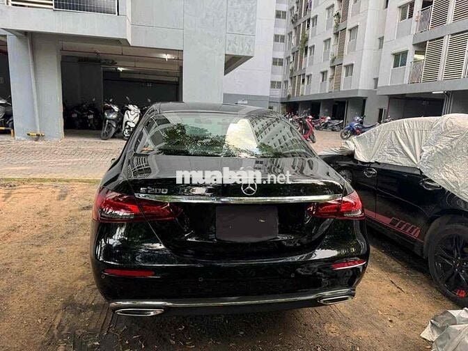 Mercedes E200 Exclusive 2023 đi siêu lướt