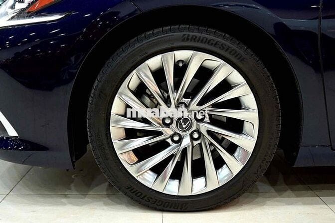 Lexus ES250 2022 đi ít 2v5