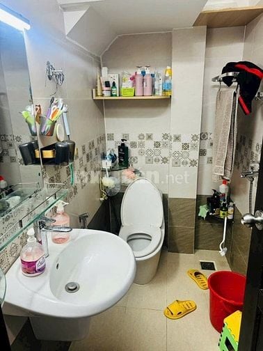 Nhà Đoàn Công Bửu Q3 dt 48m2/1ty950. Nhà sổ sẵn, sang tên ngay