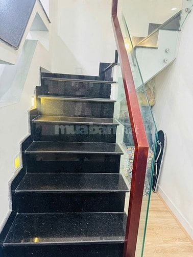 Nhà Đoàn Công Bửu Q3 dt 48m2/1ty950. Nhà sổ sẵn, sang tên ngay