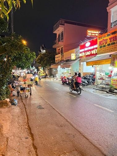 MẶT TIỀN CHỢ GIÃN DÂN - HT22 - GIÁ RẺ 9.8 tỷ 