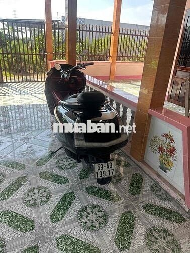 xe yamaha phi thuyền mặt đất