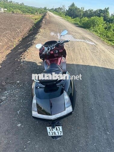 xe yamaha phi thuyền mặt đất