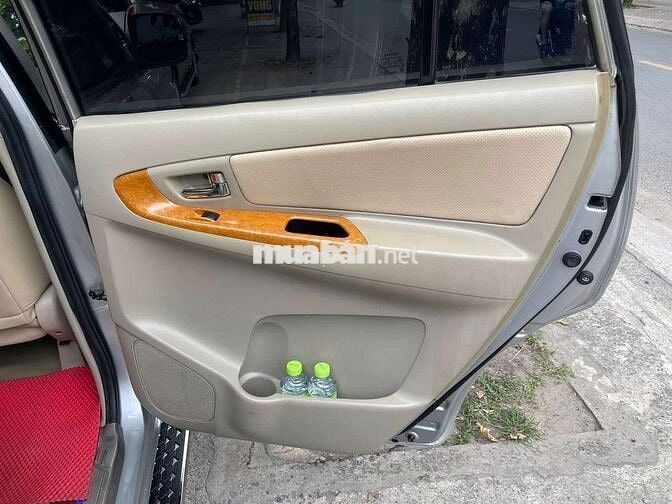Toyota Innova 2008 G - 240000 km