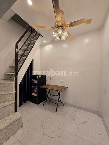 Bán nhà riêng 2,5 tỷ, 15m2, ngõ nông lô góc, mặt tiền thoáng