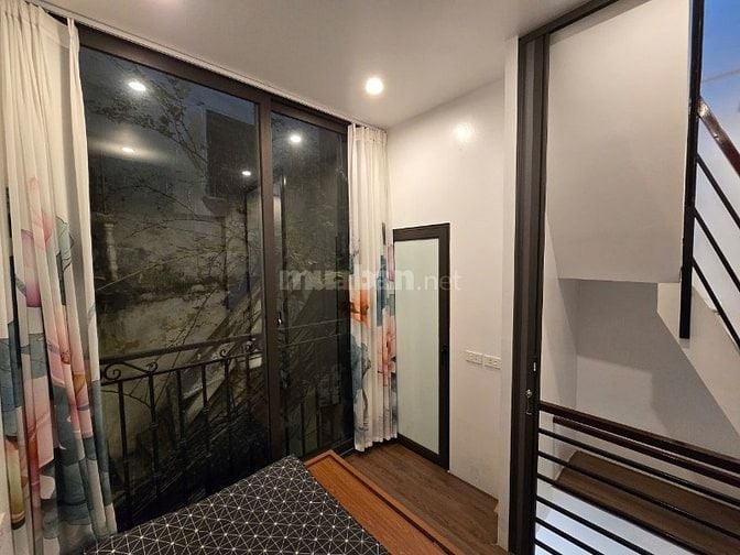 Bán nhà riêng 2,5 tỷ, 15m2, ngõ nông lô góc, mặt tiền thoáng