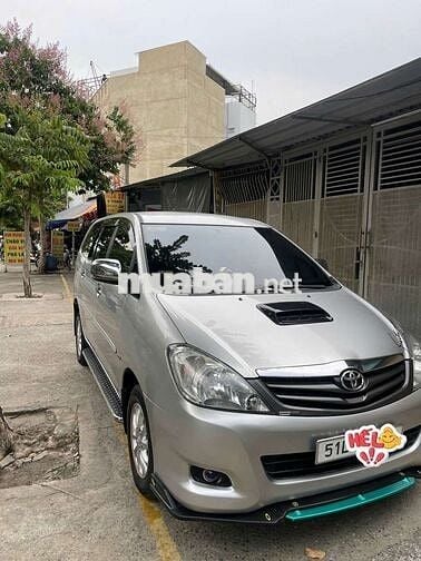 Toyota Innova 2008 G - 240000 km