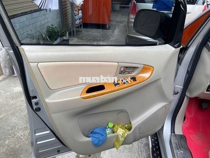 Toyota Innova 2008 G - 240000 km