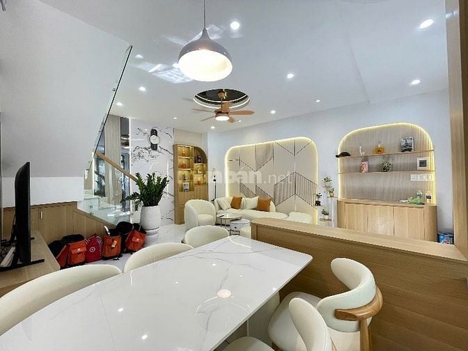 Siêu Phẩm sân vườn nghỉ dưỡng 90m2 Thích Quảng Đức, P5, Q.Phú Nhuận.