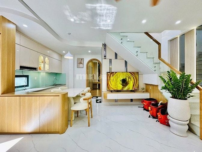 Siêu Phẩm sân vườn nghỉ dưỡng 90m2 Thích Quảng Đức, P5, Q.Phú Nhuận.