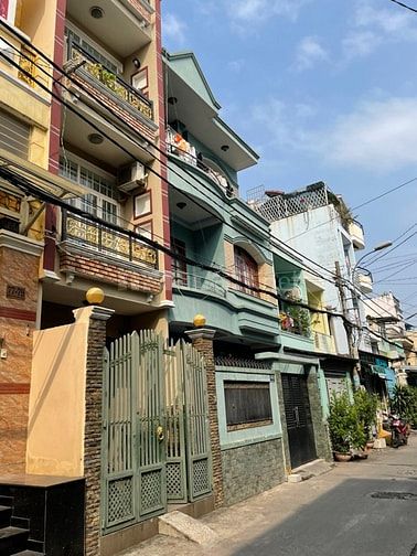 BÁN NHẢ NỘI BỘ 81 đg 702HỒNG BÀNG DT:3,4&15M, 2LẦU, SDSD:165M