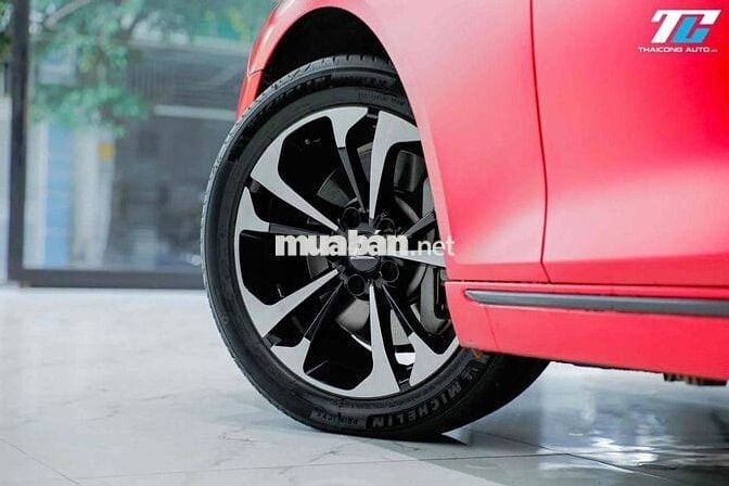 VinFast Lux A 2.0 Turbo sản xuất 2022 lướt 33k km
