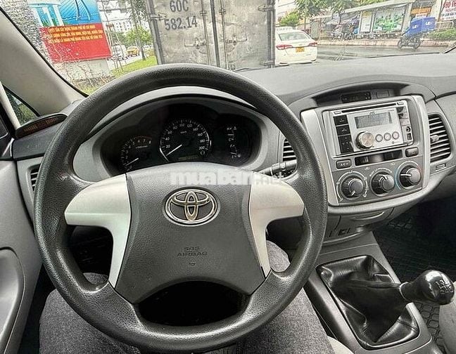 Toyota Innova 2012 xe gia đình sử dụng
