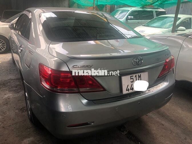 cần bán Toyota Camry đời 2010 số tự động máy 2.4G