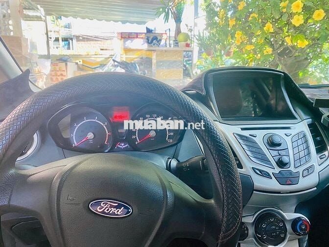 Ford Fiesta 2011 1.6 AT Sedan - 61000 km