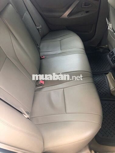 cần bán Toyota Camry đời 2010 số tự động máy 2.4G