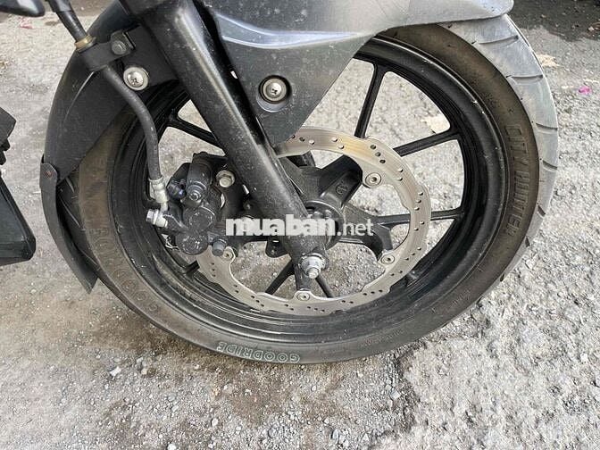 Suzuki GSX 150 Fi đen nhám biển tỉnh xe zin 100%