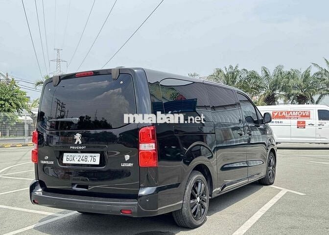 Peugeot Traveller 2019 Luxury odo 5v