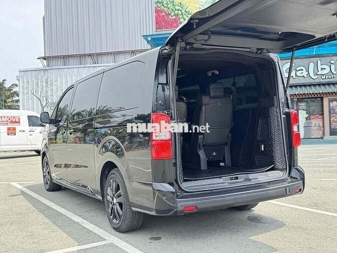 Peugeot Traveller 2019 Luxury odo 5v