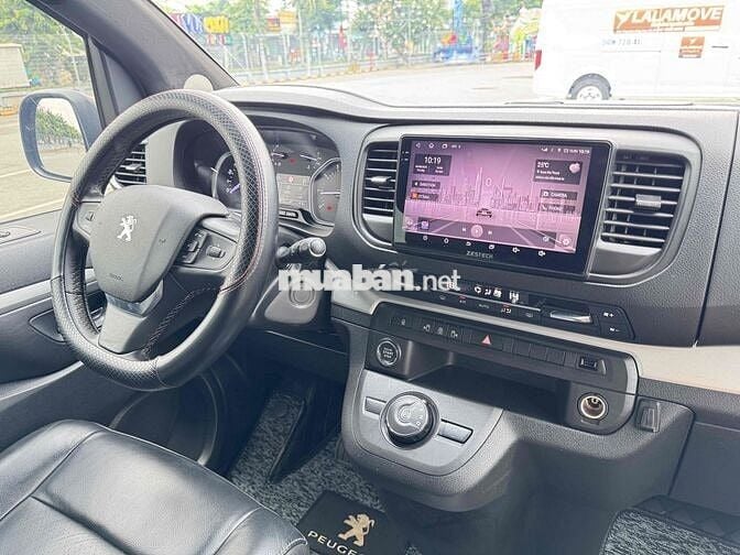 Peugeot Traveller 2019 Luxury odo 5v