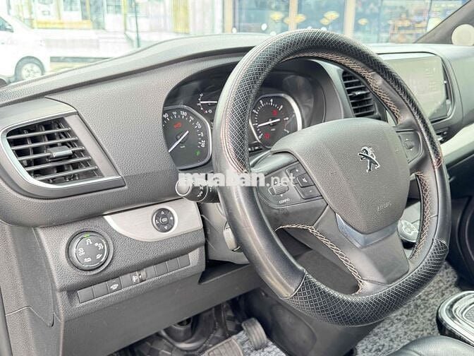Peugeot Traveller 2019 Luxury odo 5v