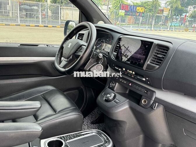 Peugeot Traveller 2019 Luxury odo 5v