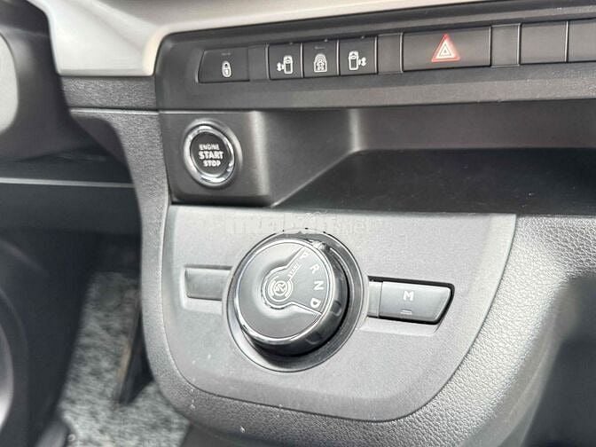 Peugeot Traveller 2019 Luxury odo 5v