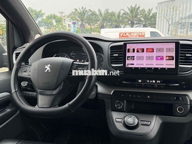 Peugeot Traveller 2019 Luxury odo 5v