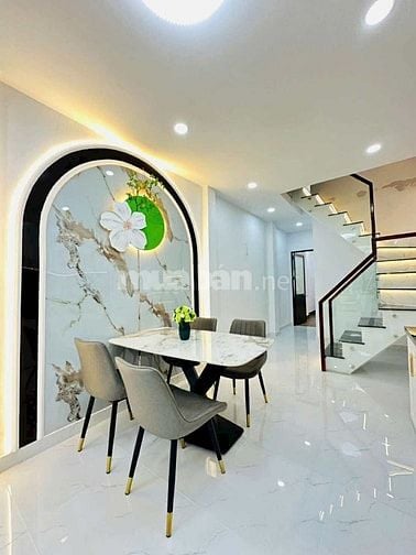 NHÀ ĐẸP SIÊU DÀI. TIỆN KINH DOANH. HẺM XE HƠI.
