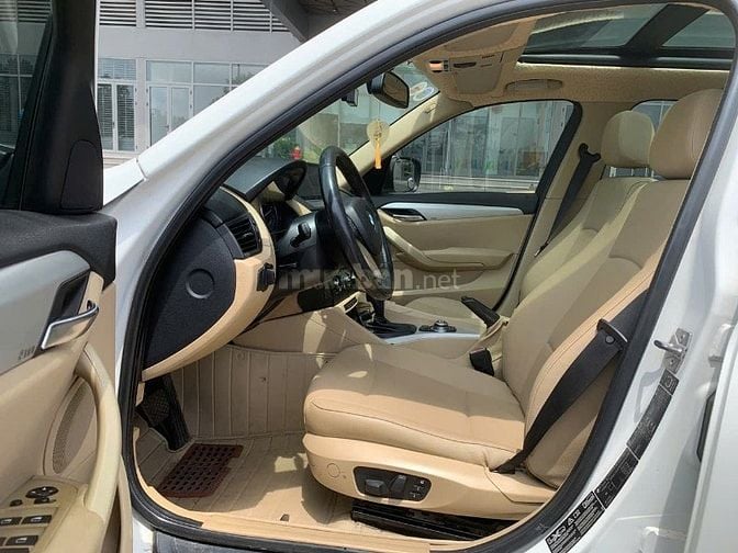Bán rẻ BMW X1 SPORT 2011 zin AZ độ full options rất đẹp như mới 