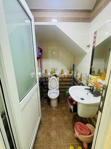 Nhà Thân Nhân Trung, Tân Bình cần bán| Nhà 3 lầu có nội thất cơ bản
