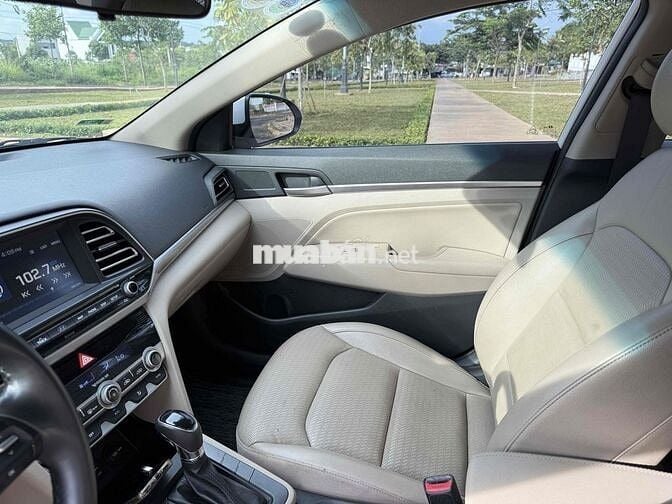 Bán xe elantra 2020 tự động rất đẹp