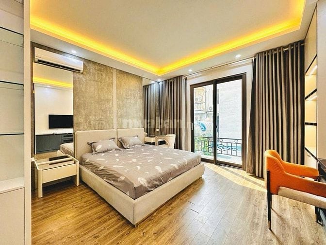 Nhà Đẹp Lô Góc, Gần Phố, Trương Định 34m, 5 tầng, mt 4.7m, giá 9.5 tỷ