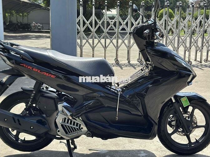 AB 2022 đen bóng xe Zin chất chính chủ máy cực em