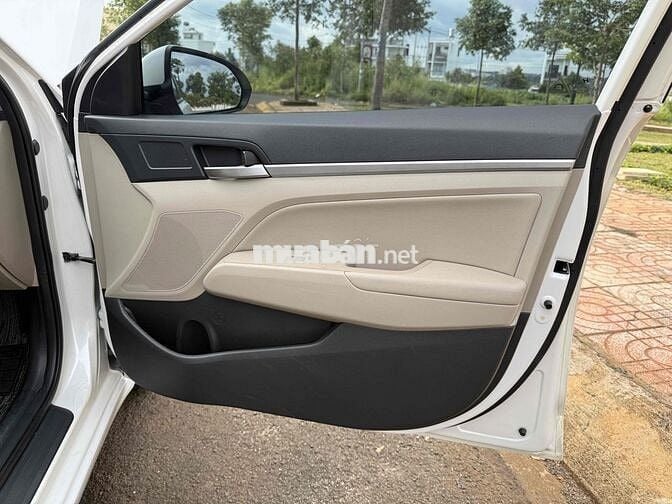 Bán xe elantra 2020 tự động rất đẹp