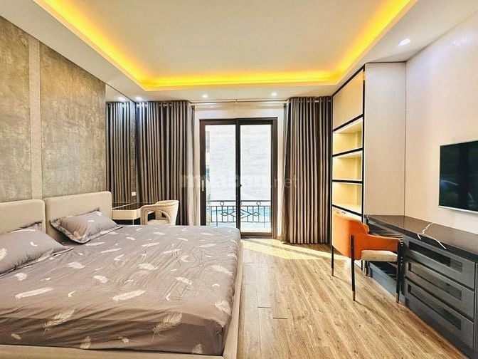 Nhà Đẹp Lô Góc, Gần Phố, Trương Định 34m, 5 tầng, mt 4.7m, giá 9.5 tỷ