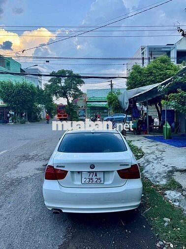 BMW 320i 2009 bản có cửa sổ trời