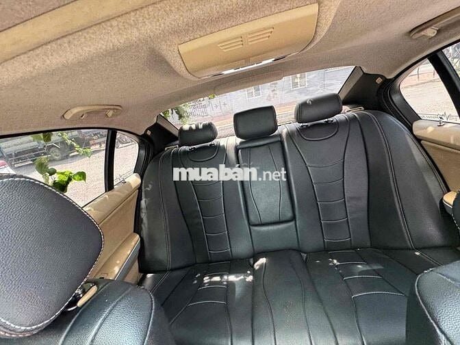 BMW 320i 2009 bản có cửa sổ trời