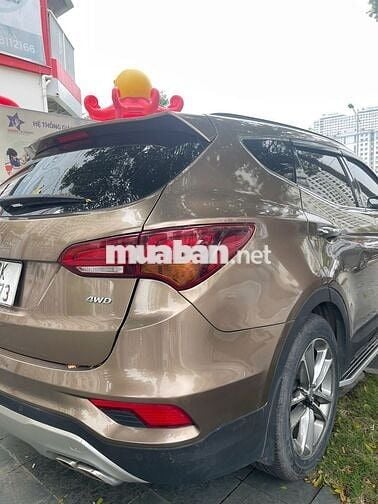Hyundai Santa Fe 2016 2.4L 4WD - 100000 km