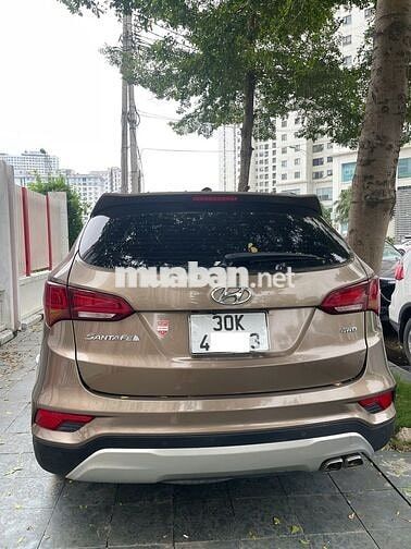 Hyundai Santa Fe 2016 2.4L 4WD - 100000 km