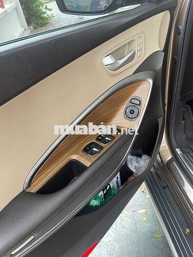 Hyundai Santa Fe 2016 2.4L 4WD - 100000 km