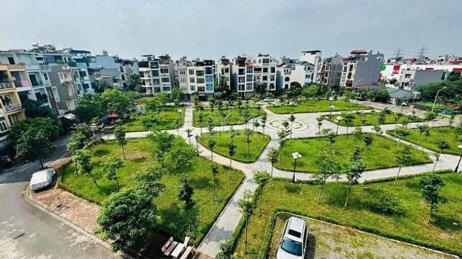 Bán đất LK Giang Biên, 70m², MT 4,5m, View vườn hoa, giá 16,9 tỷ