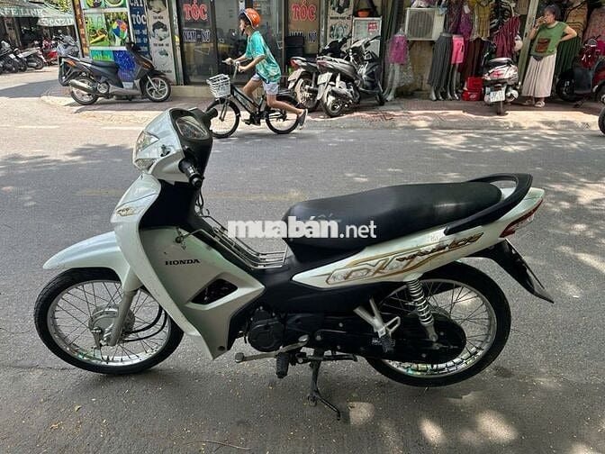 Bán xe Wave a 110 màu trắng, còn mới, nữ sử dụng