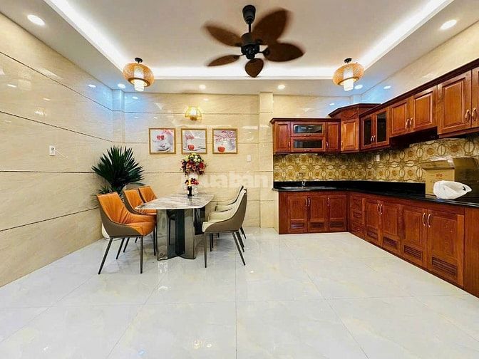 Giảm sâu 300tr nhà Trần Quốc Thảo, gần bv Tai Mũi Họng, 1T2L dthc 82m2