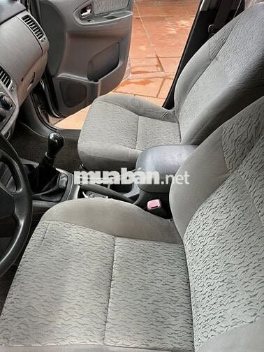 Toyota Innova 2013 2.0E