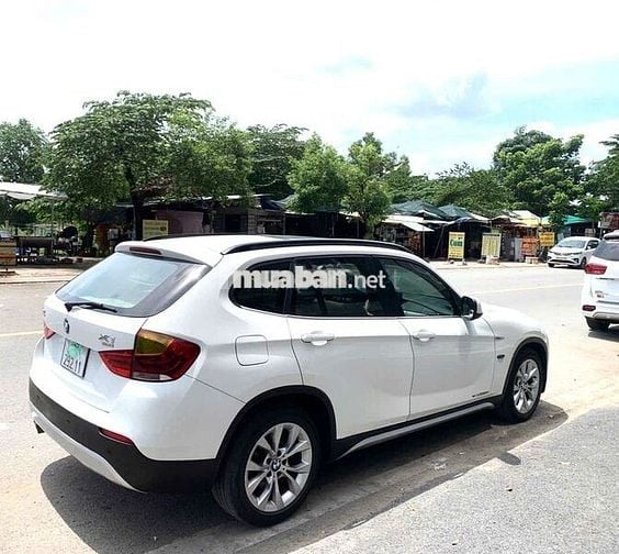 Bán rẻ BMW X1 2011 Zin độ full rất đẹp Hoặc đổi 7c