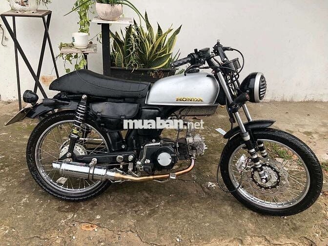Xe 67 cafe đậu ko chạy nên gã luôn
