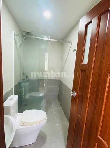 NHÀ 1T2L MẶT TIỀN KHU DÂN CƯ NGAY TRƯỜNG THỌ. SẴN NỘI THẤT
