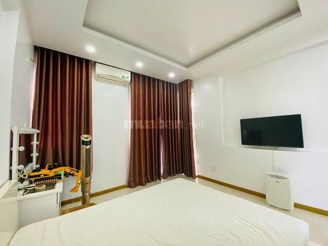 NHÀ 1T2L MẶT TIỀN KHU DÂN CƯ NGAY TRƯỜNG THỌ. SẴN NỘI THẤT