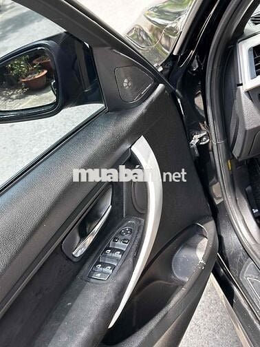 BMW 3 Series 2013 320i - 103000 km